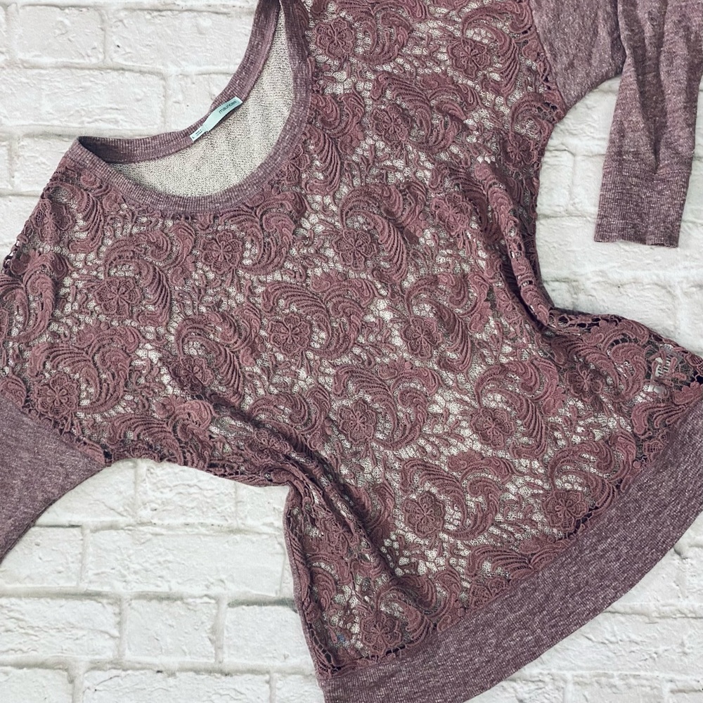 Maurice’s lightweight lace detail sweatshirt